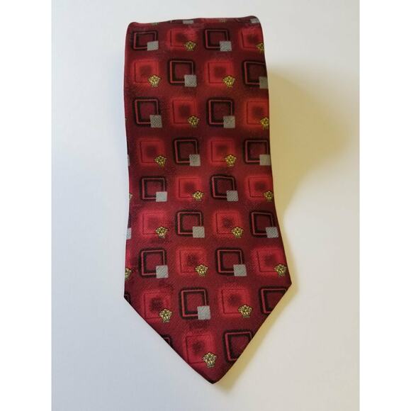 Gianni Versace Necktie Men’s Red Silk Squares Medusa Heads Luxury Designer Italy - Picture 2 of 7